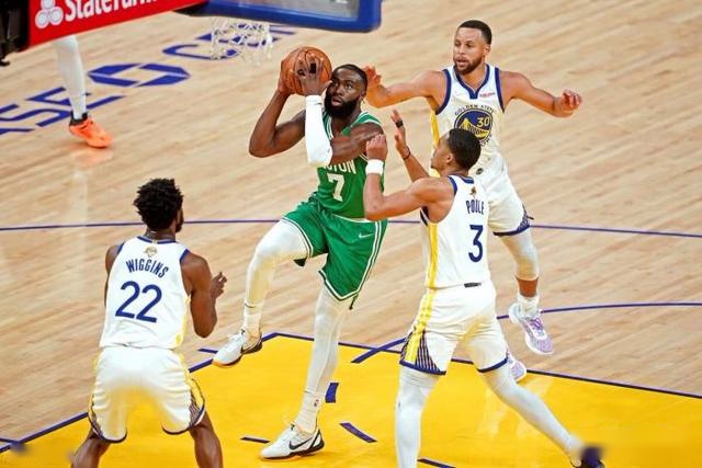 世俱杯夺冠赔率：巴黎1赔2.37领跑 皇马紧追